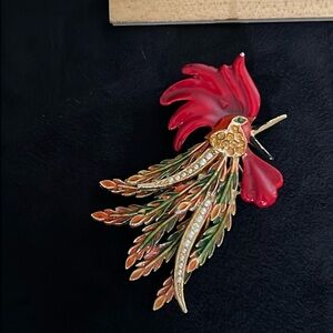 Vintage ART crowing rooster brooch